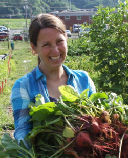 Head shot of Leslie Pillen